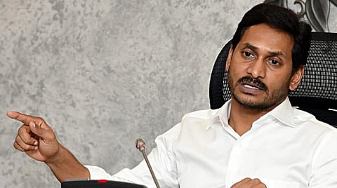 உச்ச நீதிமன்ற நீதிபதிக்கு எதிராக ஆந்திர முதல்வர் புகார்: தலைமை நீதிபதிக்கு கடிதம் எழுதினார்