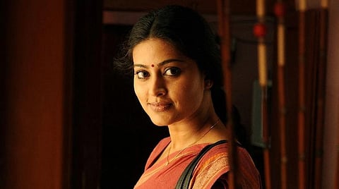 சினேகா பிறந்த நாள் ஸ்பெஷல்: என்றென்றும் ஈர்க்கும் புன்னகை அரசி 