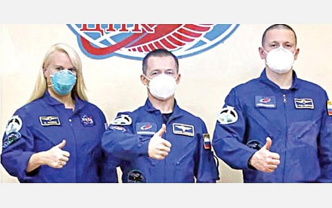 சர்வதேச விண்வெளி மையத்தை சென்றடைந்த கேத்லீன் ரூபின்ஸ், செர்ஜி ரைசிகோவ், செர்ஜி குட்-ஸ்வெர்கோவ்.