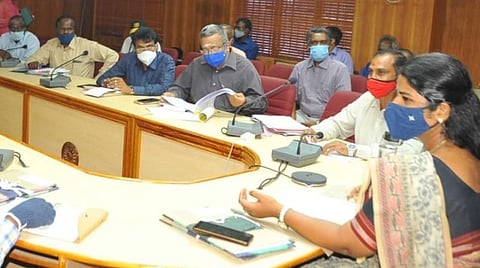 நெல்லையில் 6 மாதங்களுக்குப் பிறகு காணொளிக் காட்சி மூலம் விவசாயிகள் குறைதீர் கூட்டம்