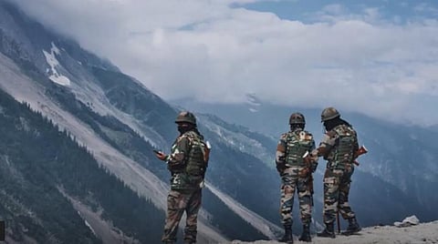 ஜெய் போடுவோம்: ராணுவ வீரர்களுக்கு ஒரு தெம்மாங்கு!