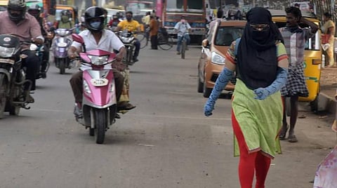 அக்டோபர் 17-ம் தேதி தமிழக நிலவரம்: மாவட்ட வாரியாக கரோனா தொற்று உள்ளவர்களின் பட்டியல்