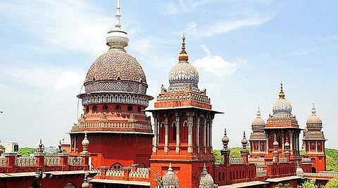 விவசாயிகள் எளிதாக கடன் பெற மத்திய கூட்டுறவு வங்கிகளில் விரைவாக கணக்கு தொடங்க எடுத்த நடவடிக்கை என்ன?- தமிழக அரசு பதிலளிக்க சென்னை உயர் நீதிமன்றம் உத்தரவு