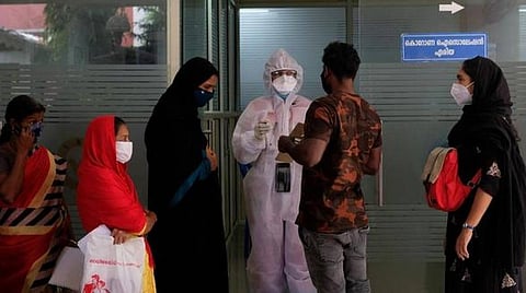 அக்.25 தமிழக நிலவரம்: தொற்று பாதிப்பு, குணமடைந்தோர், பலி எண்ணிக்கை; முழுமையான பட்டியல்