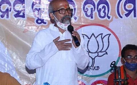 பாலசோரில் நடந்த கூட்டத்தில் மத்திய இணை அமைச்சர் பிரதாப் சந்திர சாரங்கி | படம் உதவி: ட்விட்டர்.