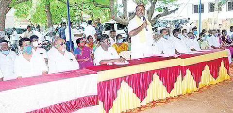 திருமங்கலத்தில் நடந்த கூட்டத்தில் பேசிய அமைச்சர் ஆர்.பி.உதயகுமார்.