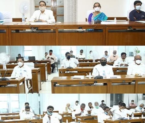 அரசியல் கட்சிகளின் பிரதிநிதிகளுடனான கூட்டம்.