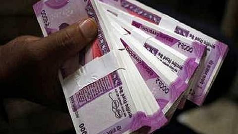 மதுரையில் உணவுப்பொருள் கடத்தல் தடுப்புக் காவல் ஆய்வாளரிடம் ரூ.1.23 லட்சம் பறிமுதல்: லஞ்ச ஒழிப்புப் போலீஸ் நடவடிக்கை