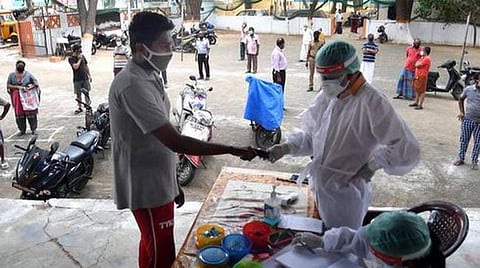 நவ. 4 சென்னை நிலவரம்; கரோனா தொற்றிலிருந்து மீண்டவர்கள், சிகிச்சையில் இருப்பவர்கள்: மண்டல வாரியான பட்டியல்