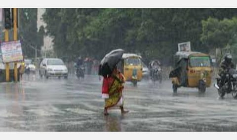 வளிமண்டல மேலடுக்குச் சுழற்சி; 6 மாவட்டங்களில் கனமழை வாய்ப்பு: வானிலை ஆய்வு மையம் தகவல்