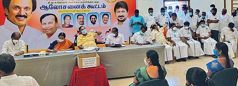 தொழில்துறையில் உள்கட்டமைப்பை மேம்படுத்த வேண்டும்: திமுக தேர்தல் அறிக்கை தயாரிக்கும் குழு கூட்டத்தில் கோரிக்கை