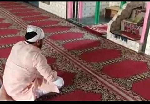 உத்தரபிரதேசத்தின் மதுரா கோயிலில் தொழுகை நடத்திய சம்பவம் எதிரொலி: பாக்பத் மசூதியில் ஹனுமன் மந்திரம் ஓதிய பாஜக நிர்வாகி