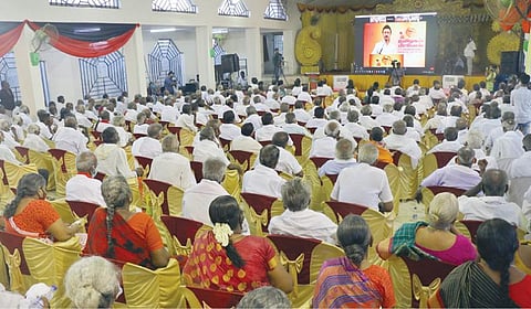 தூத்துக்குடி மாவட்ட திமுக தேர்தல் சிறப்பு பொதுக்கூட்டத்தில், கட்சித் தலைவர் மு.க.ஸ்டாலின் காணொலி காட்சி மூலம் பேசினார். 								படம்: என்.ராஜேஷ்.