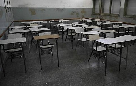 பள்ளி, கல்லூரிகள் திறப்பை ஜனவரி வரை அரசு தள்ளிப்போடட்டும்!