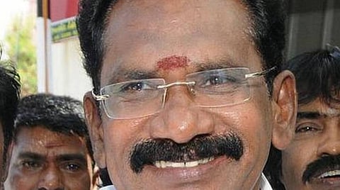 மத்திய, நகர கூட்டுறவு வங்கிகளை ரிசர்வ் வங்கி கட்டுப்பாட்டில் இருந்து நீக்க நீதிமன்றத்தை நாடியுள்ளோம்: செல்லூர் ராஜூ