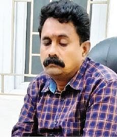 நாமக்கல் மாவட்டம் பேளுக்குறிச்சி கிராமத்தில் உள்ள செந்தில்வேலன் வீடு.