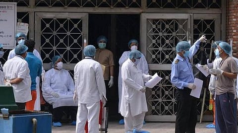 நவம்பர் 8 தமிழக நிலவரம்: மாவட்ட வாரியாக கரோனா தொற்று உள்ளவர்களின் பட்டியல்