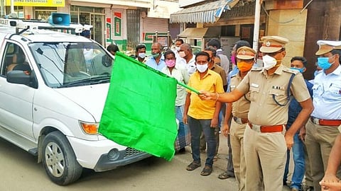 தூத்துக்குடியில் தீபாவளி பண்டிகையை முன்னிட்டு சிசிடிவி கேமரா பொருத்திய வாகன மூலம் ரோந்து  பணியை மாவட்ட காவல் கண்காணிப்பாளர் எஸ்.ஜெயக்குமார் தொடங்கி வைத்தார்.