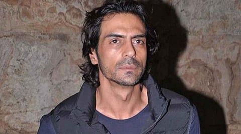 நடிகர் அர்ஜுன் ராம்பாலின் வீட்டில் என்சிபி அதிகாரிகள் சோதனை