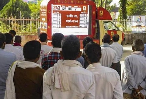 பிஹாரில் பாஜக கூட்டணி முன்னிலை; கடும் சவால் விடும் மகா கூட்டணி