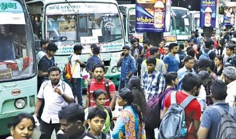 தீபாவளி சிறப்புப் பேருந்துகள்: இன்று முதல் 5 மையங்களில் இயக்கம் 