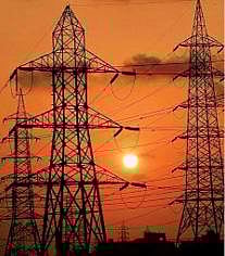 வானூர் அருகே இடையன்சாவடியில் விவசாய நிலங்களில் மின் கோபுரங்கள் அமைக்க எதிர்ப்பு