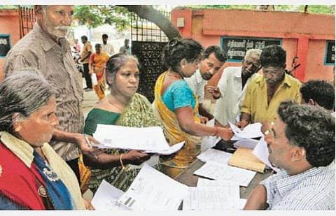 வாக்காளர் பட்டியல் சுருக்கமுறை திருத்த முகாம்: தமிழகம் முழுவதும் இன்றும், நாளையும் நடக்கிறது