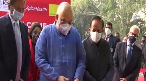 டெல்லியில் நடமாடும் ஆர்டி-பிசிஆர் ஆய்வகத்தைத் திறந்துவைத்தார் அமித் ஷா