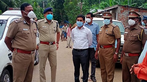 சிதம்பரம் அருகே பெராம்பட்டு கிராமத்தில்  வடக்கு மண்டல ஐ.ஜி. நாகராஜன் ஆய்வு மேற்கொண்டார்.