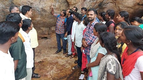 சிவகங்கை அருகே திருமலையில் தொன்மை போற்றும் பாரம்பரியச் சின்னங்கள் அறிதல் நிகழ்ச்சி நடந்தது.