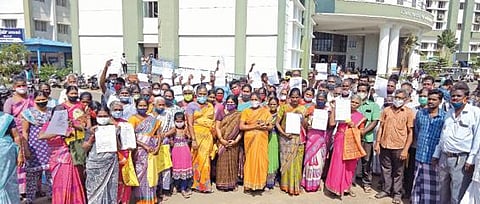 மூன்று தலைமுறைகளாக குடியிருக்கும் வீடுகளுக்கு பட்டா வழங்க வேண்டும் திருப்பூர் மாநகராட்சி தூய்மைப் பணியாளர்கள் வலியுறுத்தல்