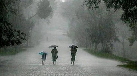 நாளை புயலாக மாறுகிறது காற்றழுத்தத் தாழ்வு மண்டலம்; தென் மாவட்டங்களில் மிக கனமழை: வானிலை ஆய்வு மையம் தகவல்