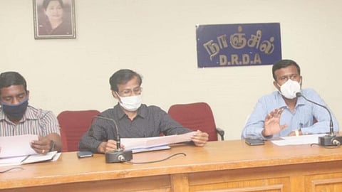 கன்னியாகுமரியில் புயல் எச்சரிக்கையை தொடர்ந்து பேரிடரை எதிர்கொள்ள முன்னேற்பாடுகள் தீவிரம்; ஆழ்கடலில் தகவலின்றி தவிக்கும் 161 விசைப்படகுகளை மீட்க நடவடிக்கை