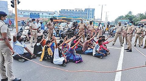 திருப்பூர் காவல் துறை சார்பில் கலவர தடுப்பு ஒத்திகை