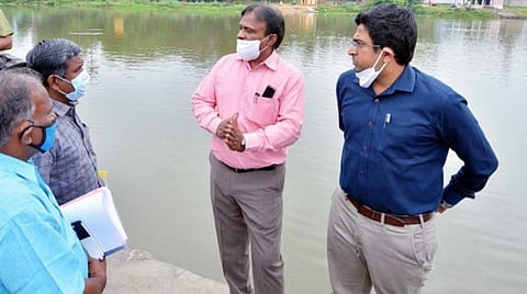 நெல்லை மாவட்டத்தில் பகலில் சாரல் மழை- பாளை.யில் 2 மி.மீ.பதிவு: தாழ்வான பகுதிகளில் வசிப்போரை பாதுகாப்பான இடங்களில் தங்க வைக்க நடவடிக்கை 