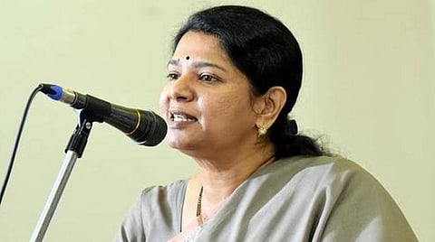 அதிமுக அமைச்சர்கள் பயந்து போயுள்ளனர்; அனைவரின் மீதும் குட்கா ஊழல் போன்ற வழக்குகள் உள்ளன: கனிமொழி பேட்டி