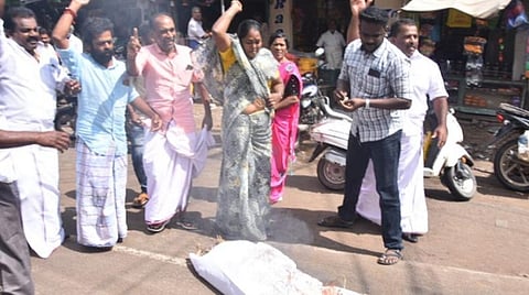 ராமநாதபுரத்தில் அதிமுக - திமுக மோதல்: அதிரடிப்படை குவிப்பால் பரபரப்பு 