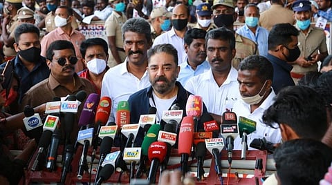 மக்கள் நீதி மய்யமும் ஆன்மிக அரசியலும் ஒன்றாகக் களமிறங்க வாய்ப்புள்ளதா? - கமல் பதில்