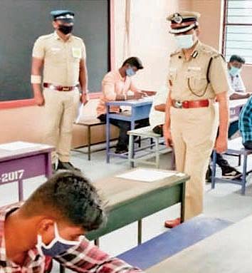 காவலர், தீயணைப்பாளர் எழுத்துத் தேர்வு கோவை, திருப்பூரில் 14,550 பேர் பங்கேற்பு