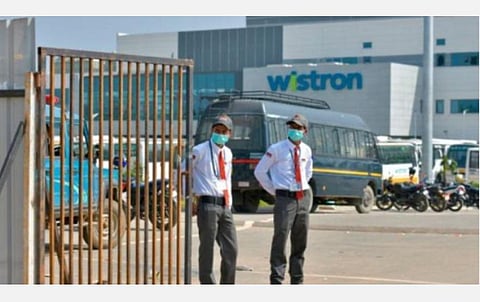 ஐபோன் தொழிற்சாலை தாக்கப்பட்டதால் ரூ.437 கோடி அல்ல, ரூ.52 கோடி மட்டுமே சேதம்