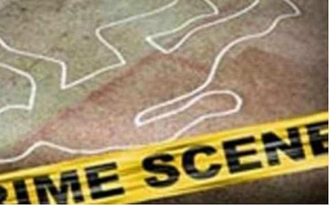 மதுரையில் லஞ்ச வழக்கில் சிறை தண்டனை பெற்ற காவல் ஆய்வாளர் மனைவியைக் கொன்று தானும் தற்கொலை