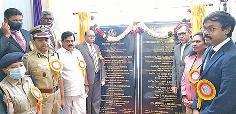 ஆட்சியர் அலுவலக பெருந்திட்ட வளாகத்தில் கட்டி முடிக்கப்பட்ட  திருப்பூர் மாவட்ட ஒருங்கிணைந்த நீதிமன்றங்கள் திறப்பு   நூலகங்களுக்கு ரூ.1.50 கோடி நிதி; உயர் நீதிமன்ற தலைமை நீதிபதி கோரிக்கை