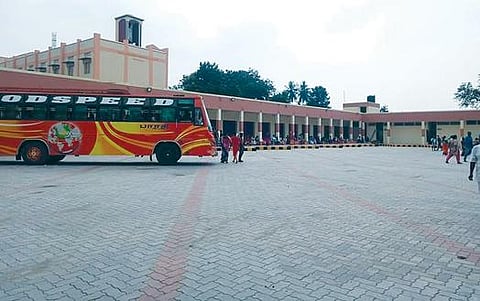 திருப்பத்தூரில் பயன்பாட்டுக்கு வந்த புதிய பஸ் நிலையம்.