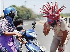 உலகை கலக்கிய கரோனா வைரல்கள்