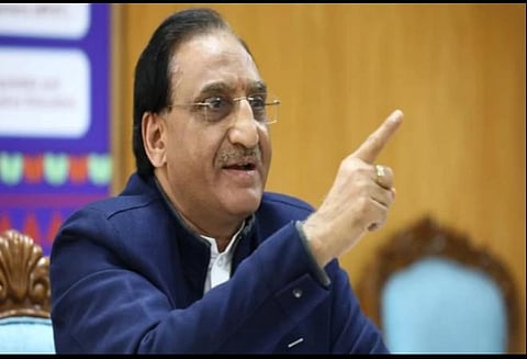 பிப்ரவரி வரை பொதுத்தேர்வு கிடையாது; ஆன்லைன் தேர்வுக்கு சாத்தியமே இல்லை: மத்தியக் கல்வி அமைச்சர் உறுதி