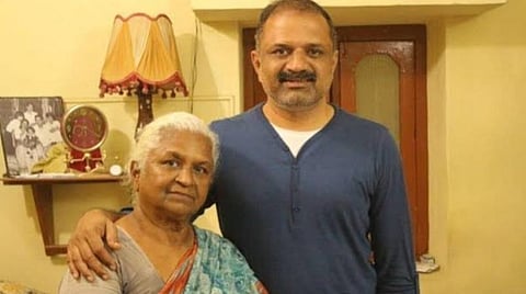 வாரம் ஒருமுறை பேரறிவாளனைச் சந்திக்க அற்புதம்மாளுக்கு அனுமதி: சென்னை உயர் நீதிமன்றம்