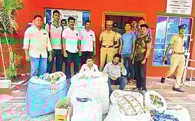 கைதான இருவர்.