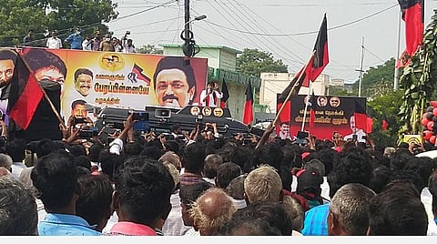 அரியலூர் பேருந்து நிலையம் அருகே பேசிய உதயநிதி ஸ்டாலின்.