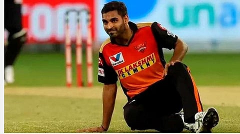 ஐபிஎல் தொடரின் போது சன்ரைசர்ஸ் வீரர் புவனேஷ்வர் குமார் காயம் அடைந்த காட்சி : கோப்புபடம்