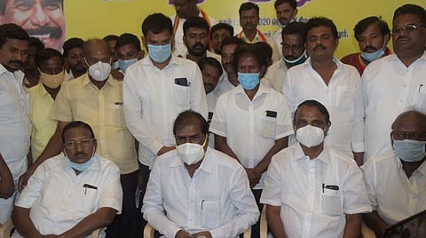 வேலூரில் செய்தியாளர்கள் சந்திப்பில் பேசும் பாமக தலைவர் ஜி.கே.மணி.